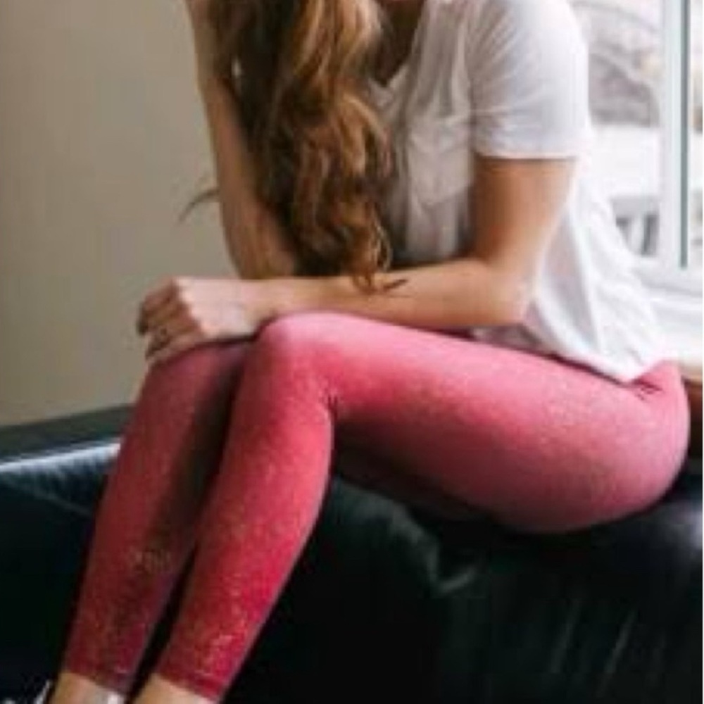 🌙Zyia Active Red & Gold Stylish Women's Leggings (2)